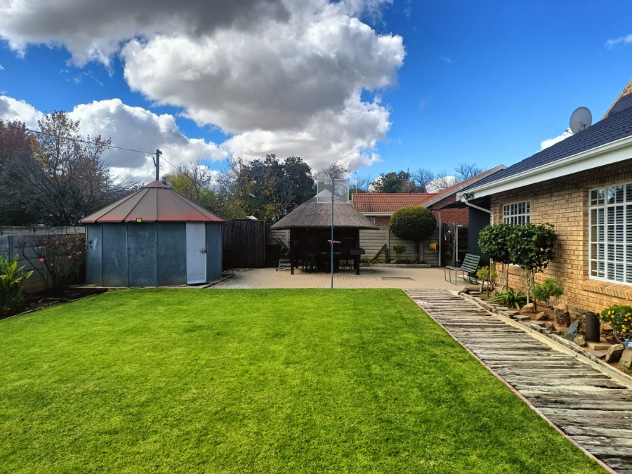 3 Bedroom Property for Sale in Naudeville Free State